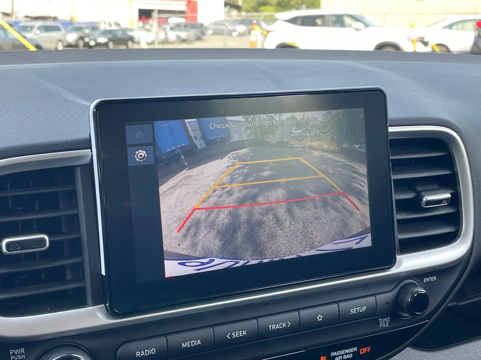 Used 2025 Hyundai Venue SEL image 22