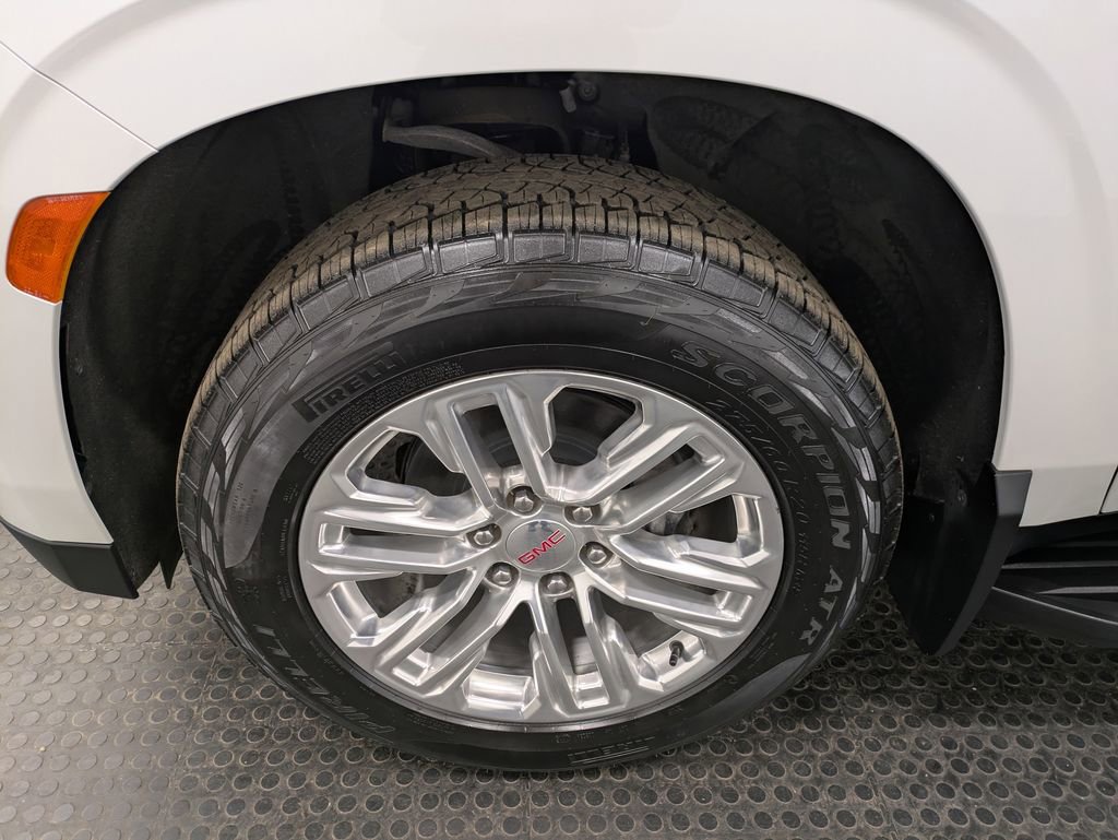 Used 2023 GMC Yukon SLT w/ SLT Premium Package image 7