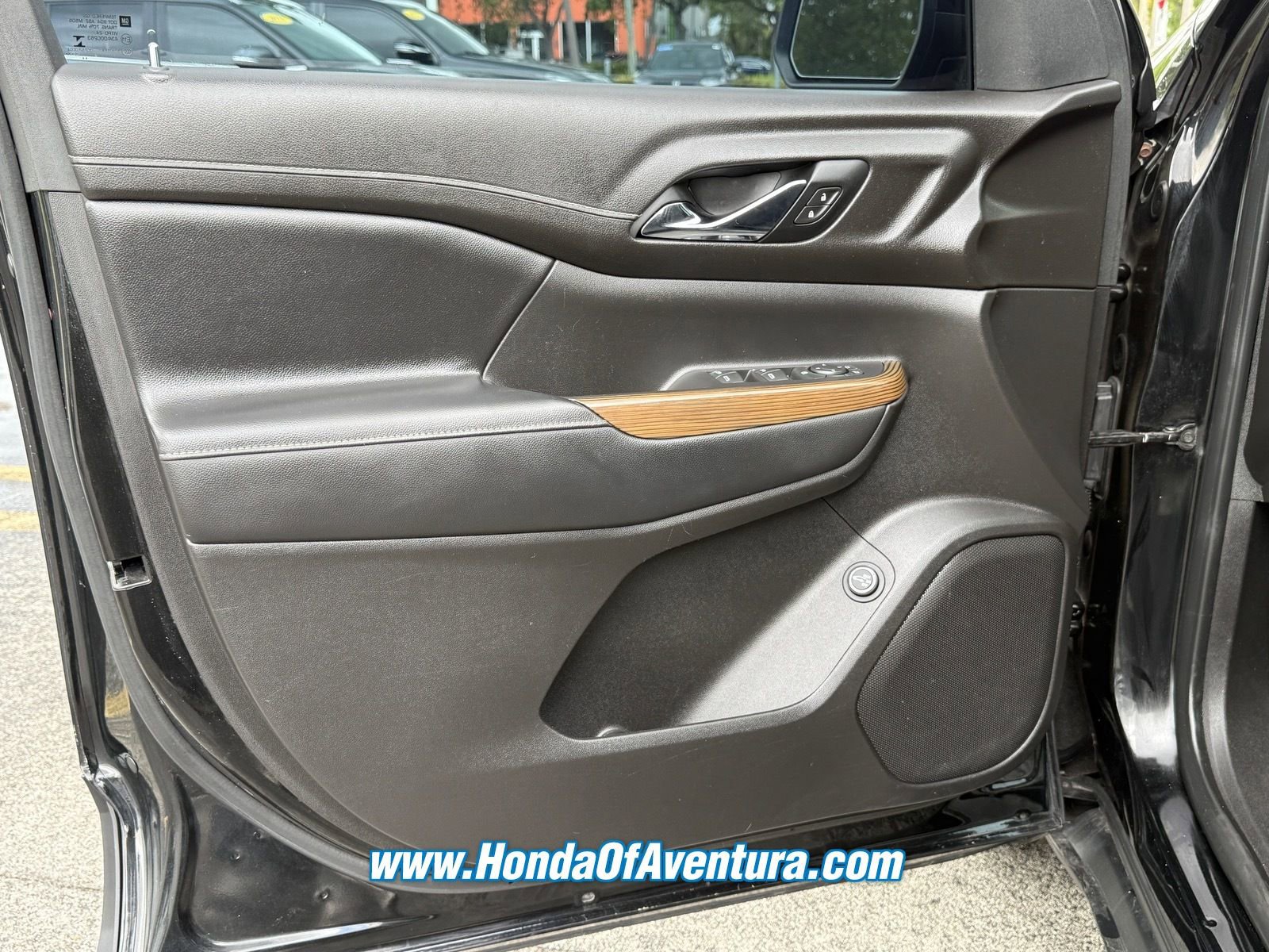 Used 2021 GMC Acadia SLE w/ Driver Convenience Package image 21