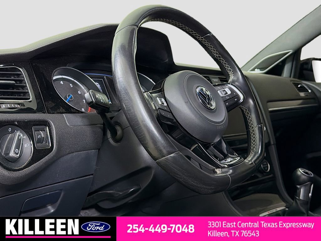Used 2017 Volkswagen Golf R 4-Door image 10