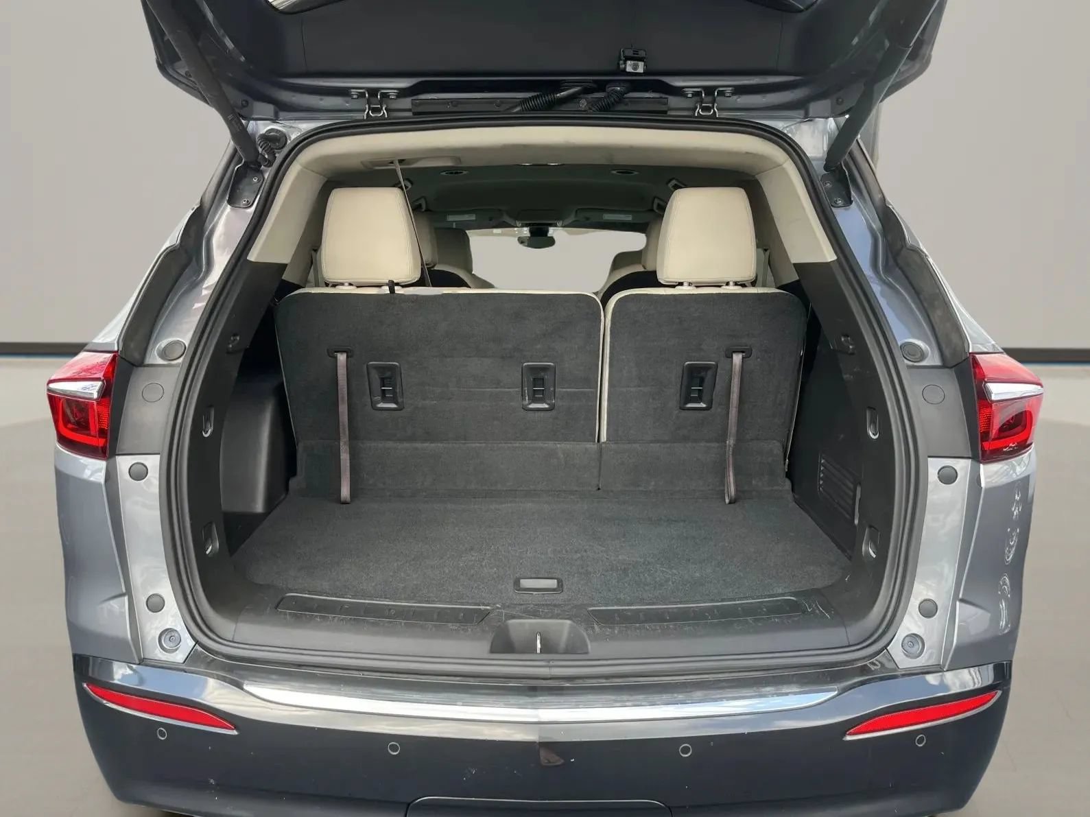 Used 2019 Buick Enclave Essence FWD image 6