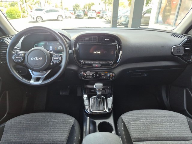 Used 2025 Kia Soul EX FWD image 21