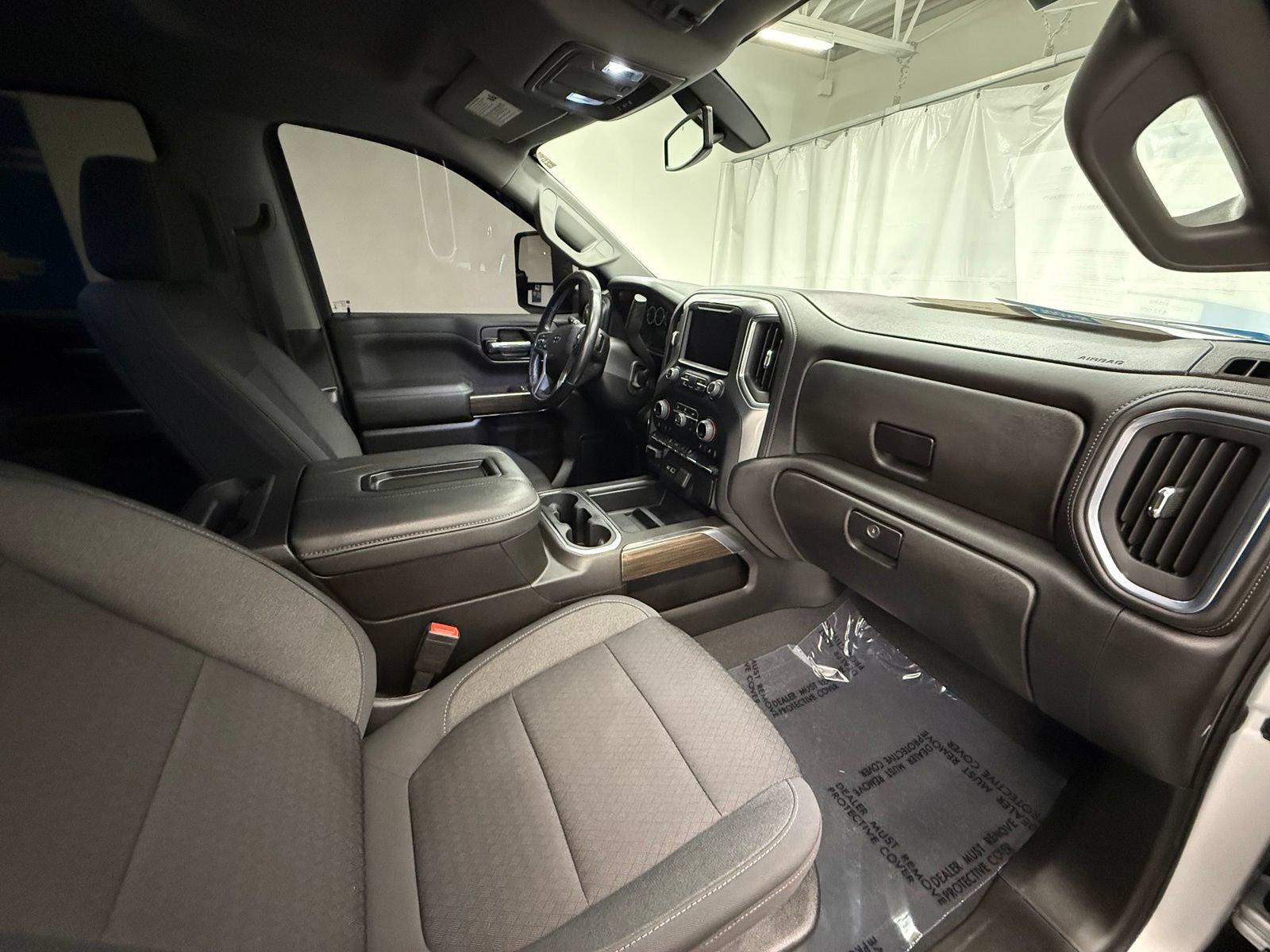 Used 2022 Chevrolet Silverado 1500 LT Trail Boss w/ Bed Protection Package AWD/4WD image 8