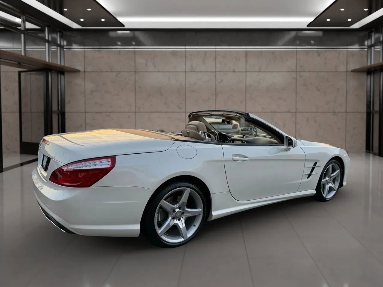 Used 2014 Mercedes-Benz SL 550 image 21