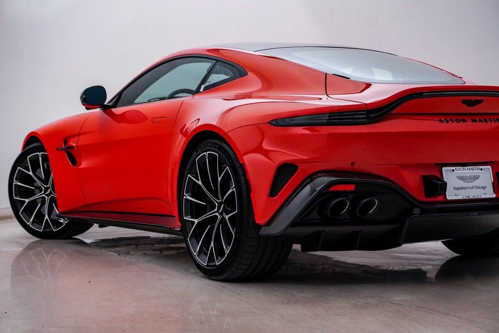 Used 2025 Aston Martin V8 Vantage Coupe image 9