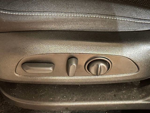 Used 2023 Chevrolet Traverse LT AWD/4WD image 13