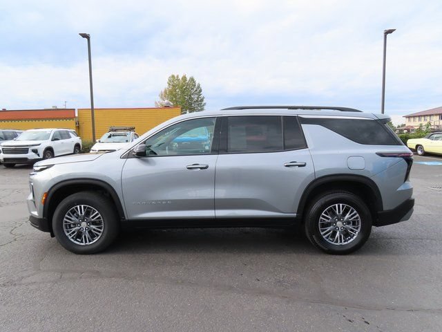 Used 2025 Chevrolet Traverse LT AWD/4WD image 4
