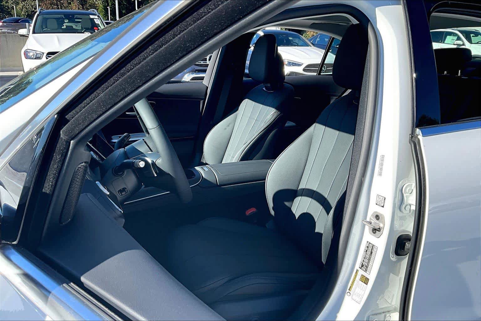 Used 2025 Mercedes-Benz E 350 Sedan image 8