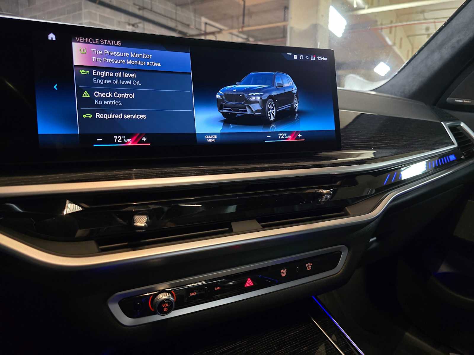 Used 2023 BMW X7 M60i w/ Climate Comfort Package image 30