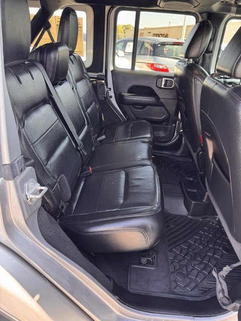 Used 2020 Jeep Wrangler Unlimited Sahara image 13