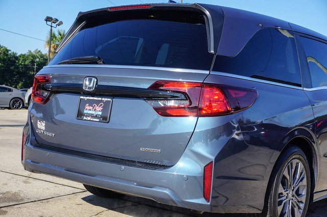 Used 2025 Honda Odyssey Touring image 5