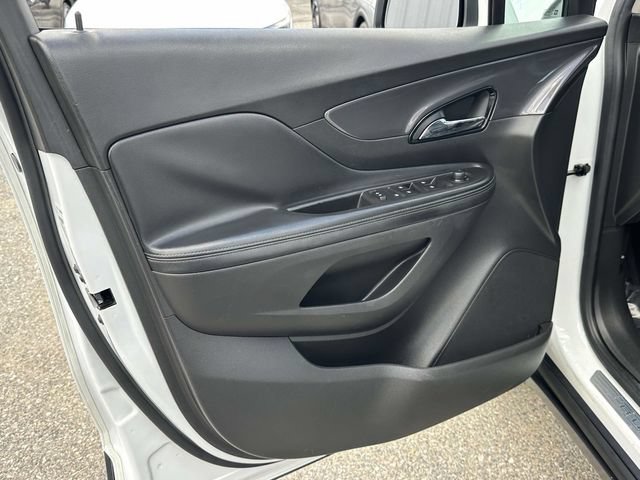 Used 2019 Buick Encore Essence AWD/4WD image 17