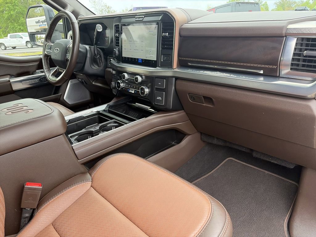 Used 2025 Ford F250 King Ranch w/ FX4 Off-Road Package image 34