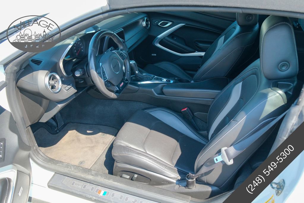 Used 2018 Chevrolet Camaro LT RWD image 14
