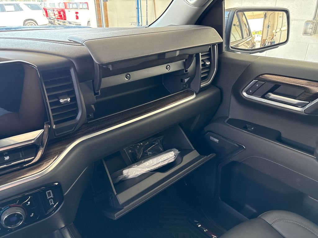 Used 2026 Chevrolet Silverado 1500 RST AWD/4WD image 47