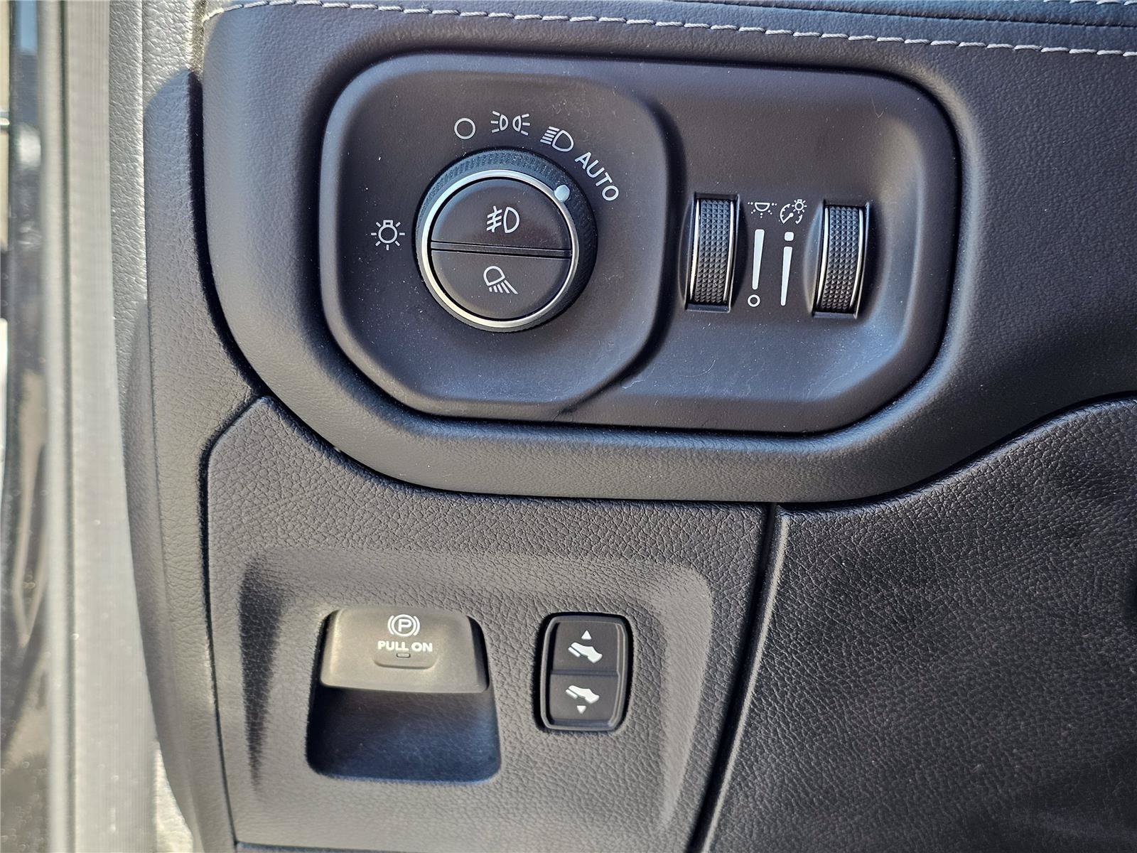Used 2019 RAM 1500 Limited AWD/4WD image 21