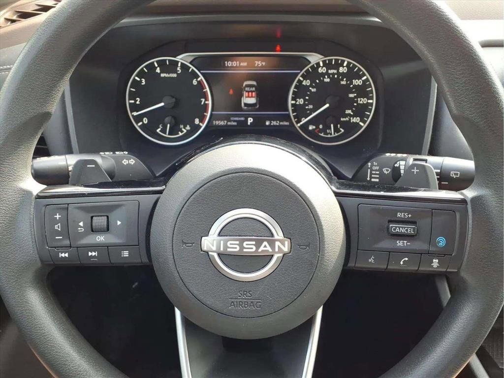 Used 2023 Nissan Rogue SV image 14