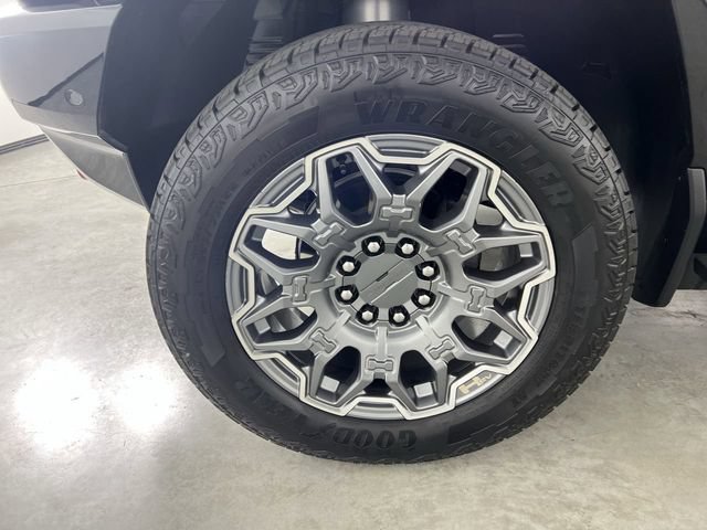 Certified 2024 GMC Hummer EV 3X w/ LPO, Illumination Package AWD/4WD image 33