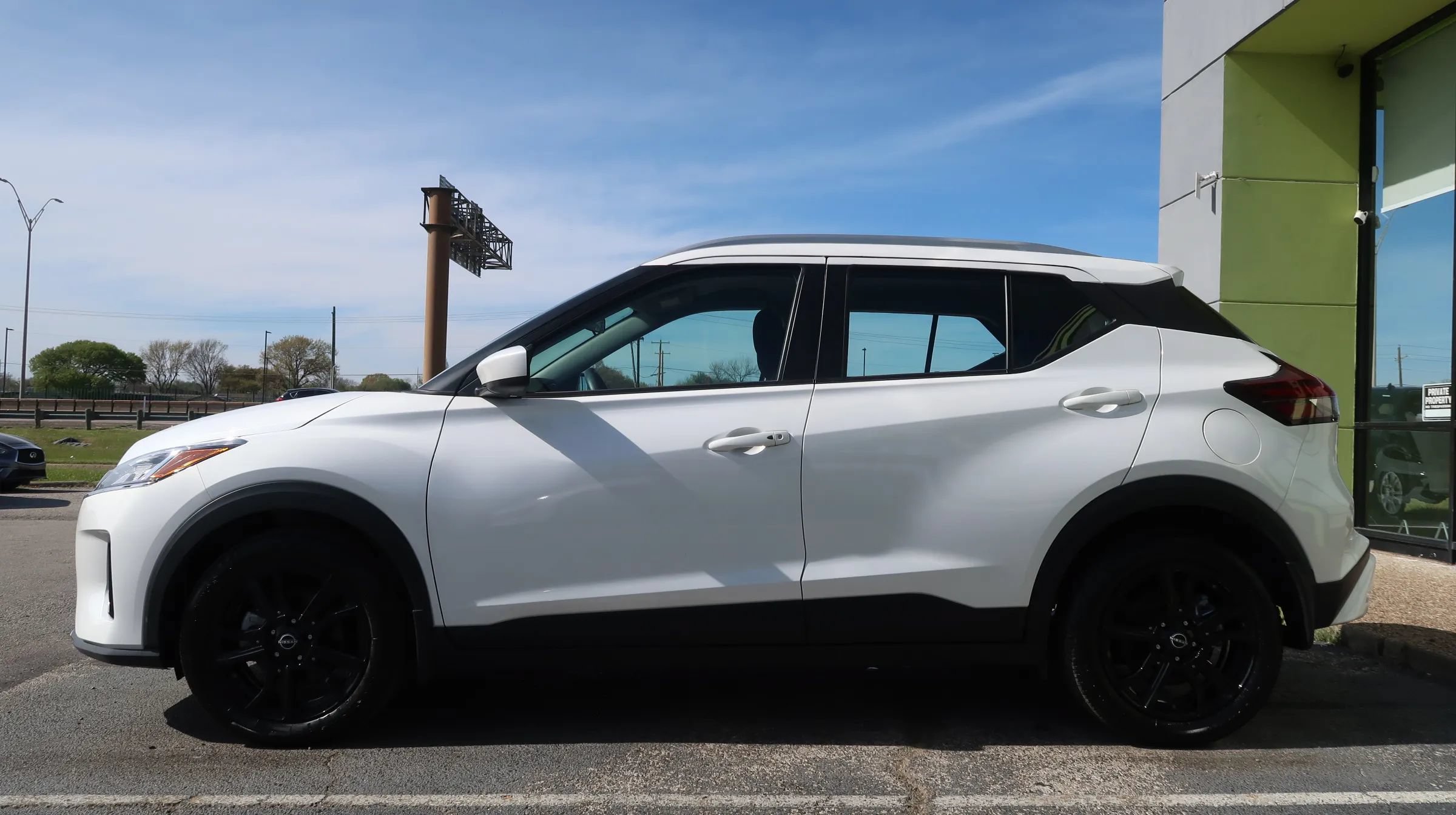 Used 2023 Nissan Kicks SV FWD image 7