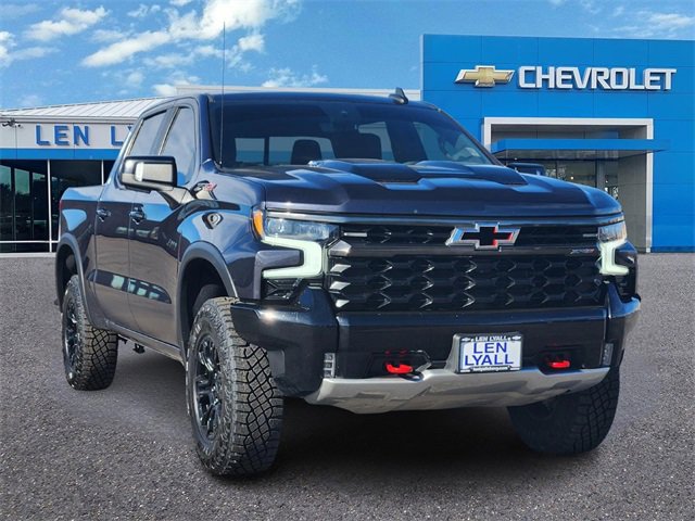 Used 2023 Chevrolet Silverado 1500 ZR2 w/ Technology Package image 1