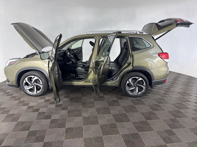 Used 2022 Subaru Forester Touring AWD/4WD image 11