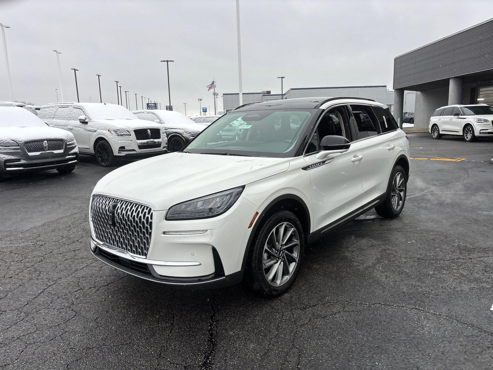 New 2026 Lincoln Corsair Premiere image 3