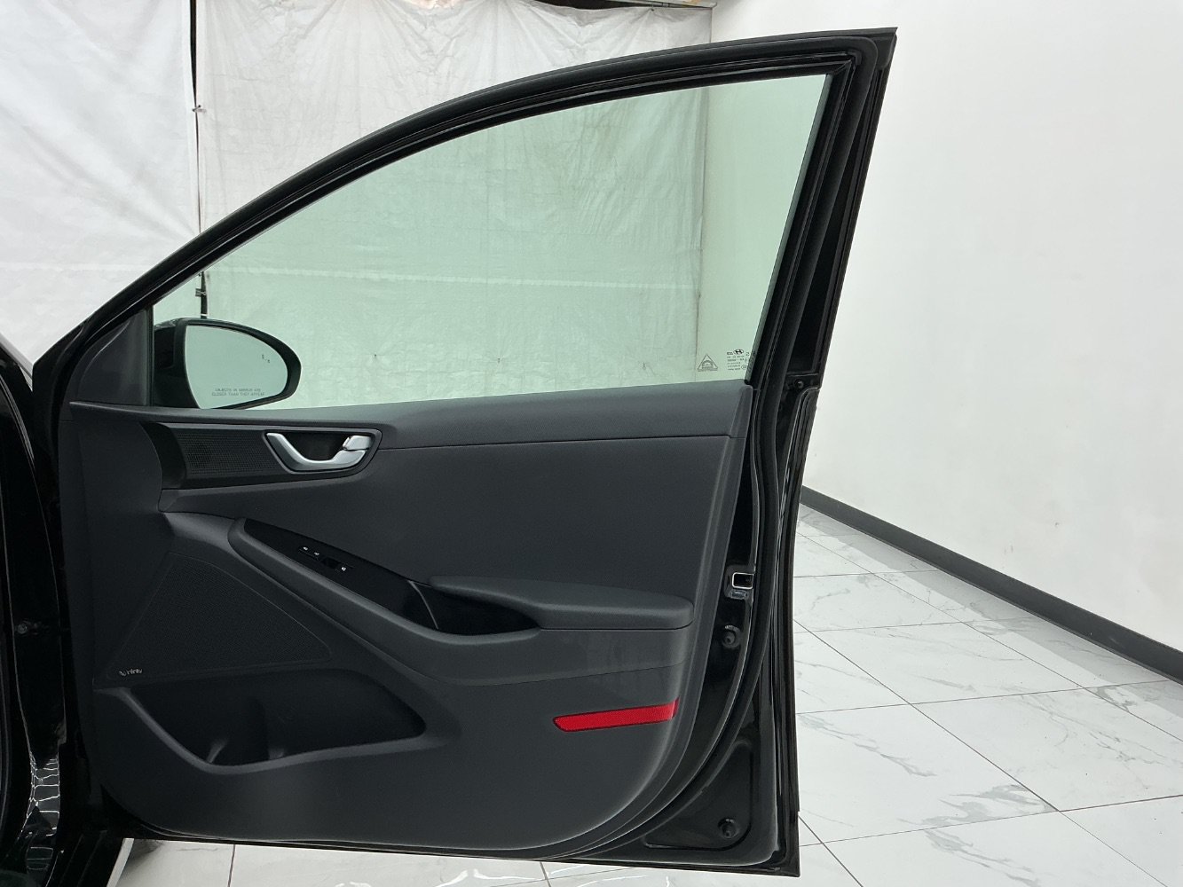 Used 2019 Hyundai Ioniq Limited FWD image 19