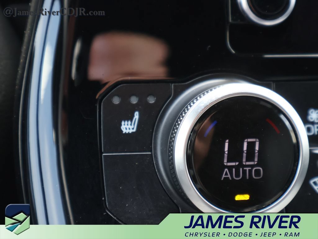 Used 2025 Toyota Highlander XSE AWD/4WD image 39