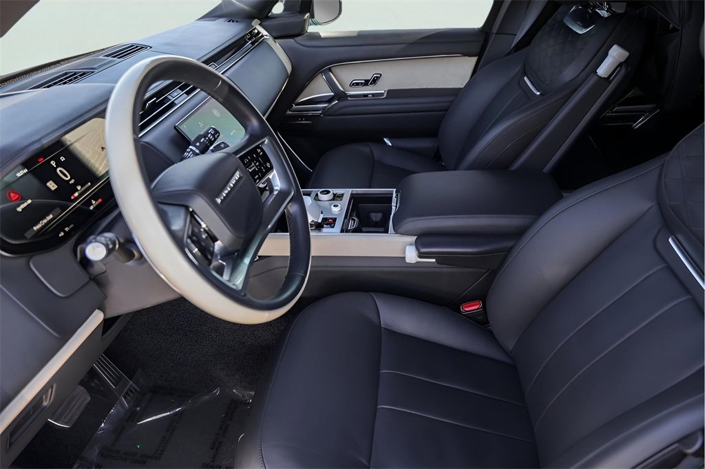 Used 2023 Land Rover Range Rover SV image 11