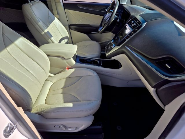 Used 2019 Lincoln MKC Reserve FWD image 15