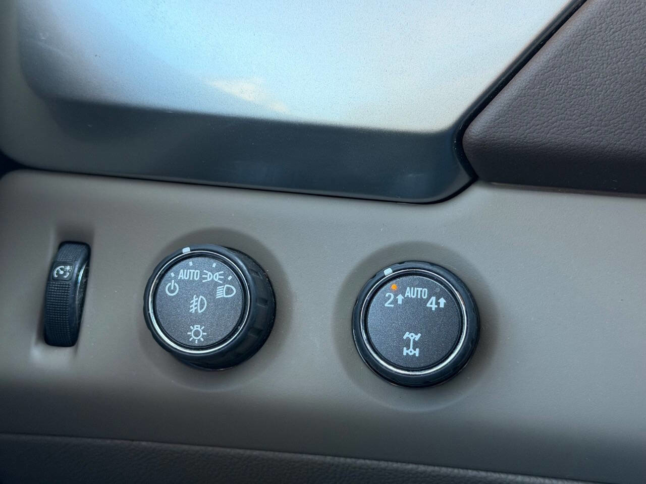 Used 2017 Chevrolet Tahoe LT image 22