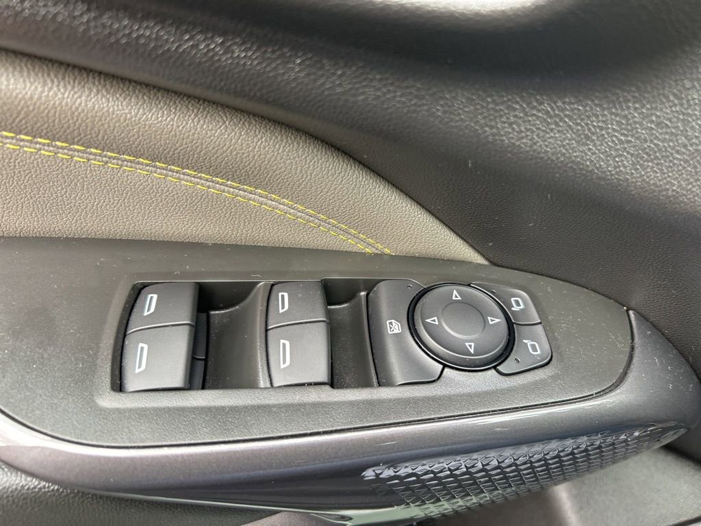 Used 2025 Chevrolet Trax ACTIV w/ Driver Confidence Package image 26