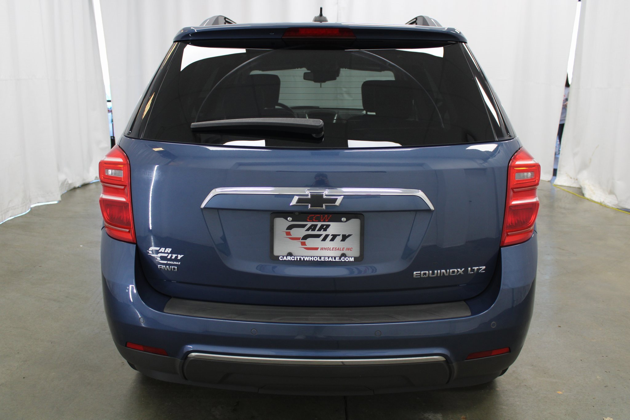 Used 2016 Chevrolet Equinox LTZ w/ Enhanced Convenience Package image 6