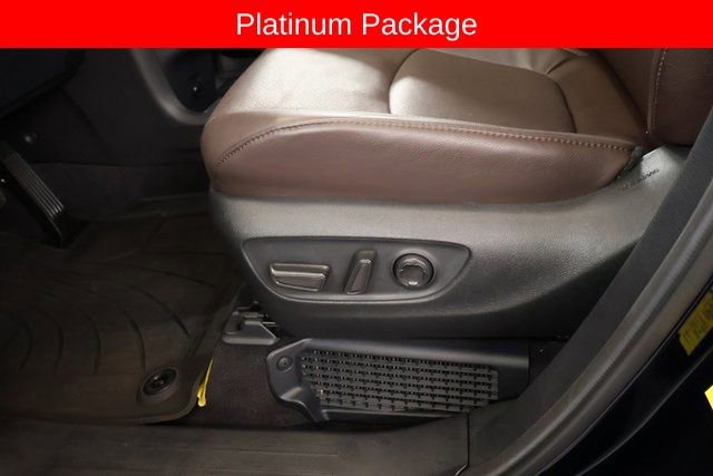 Used 2024 Toyota Sienna Platinum image 11