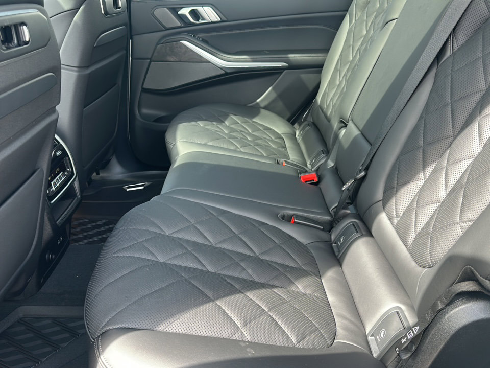 New 2026 BMW X7 xDrive40i image 16