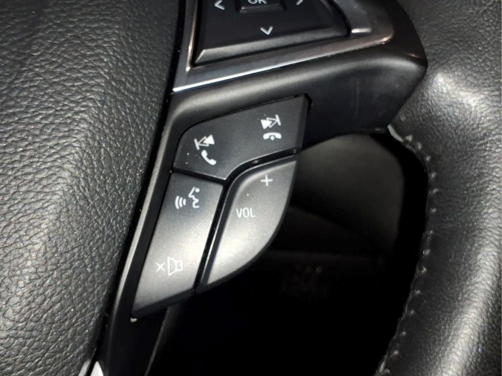 Used 2015 Ford Edge Titanium w/ Equipment Group 301A AWD/4WD image 26