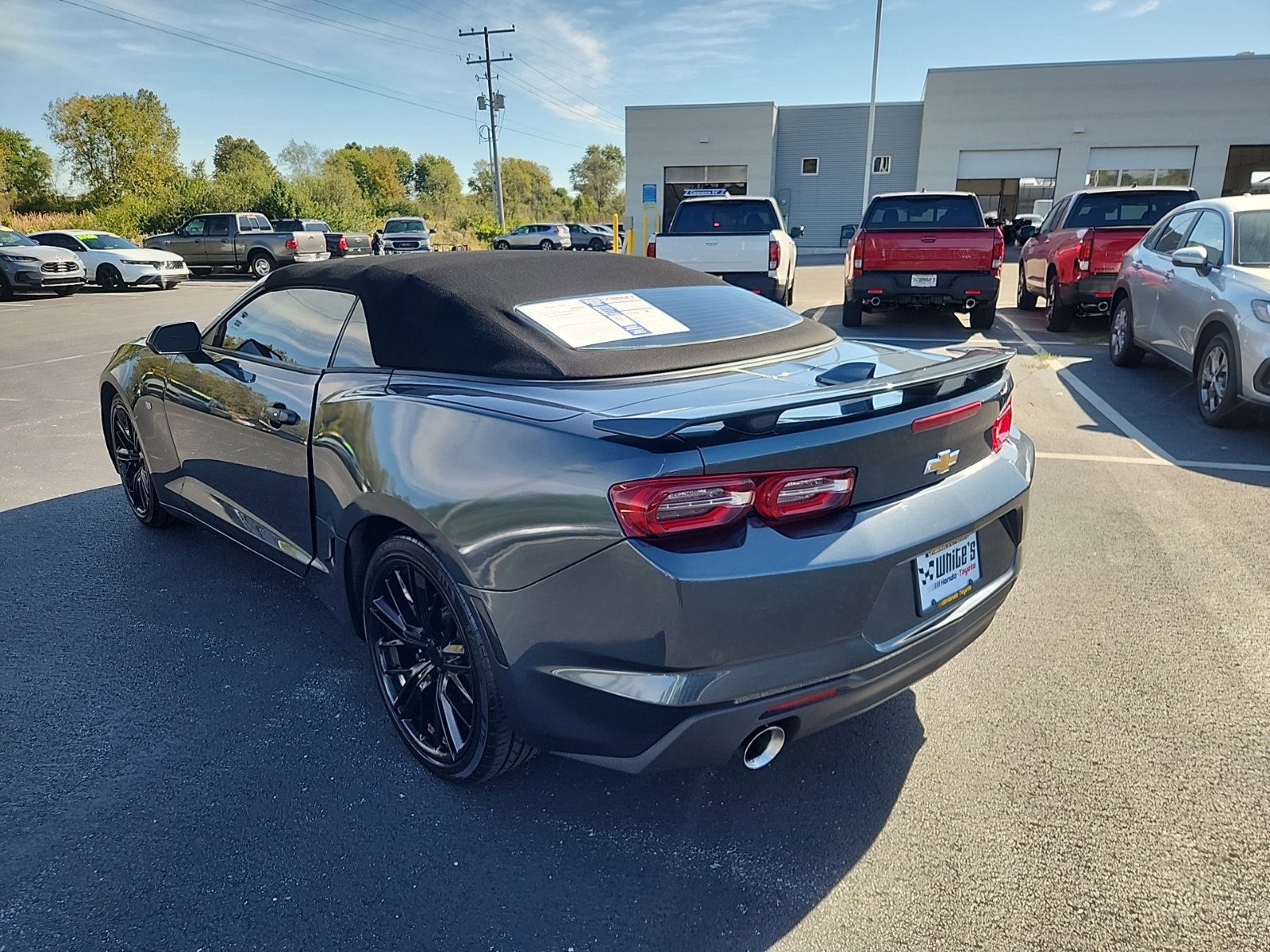 Used 2023 Chevrolet Camaro LT RWD image 9