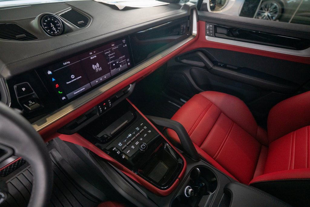 New 2025 Porsche Cayenne Coupe image 26