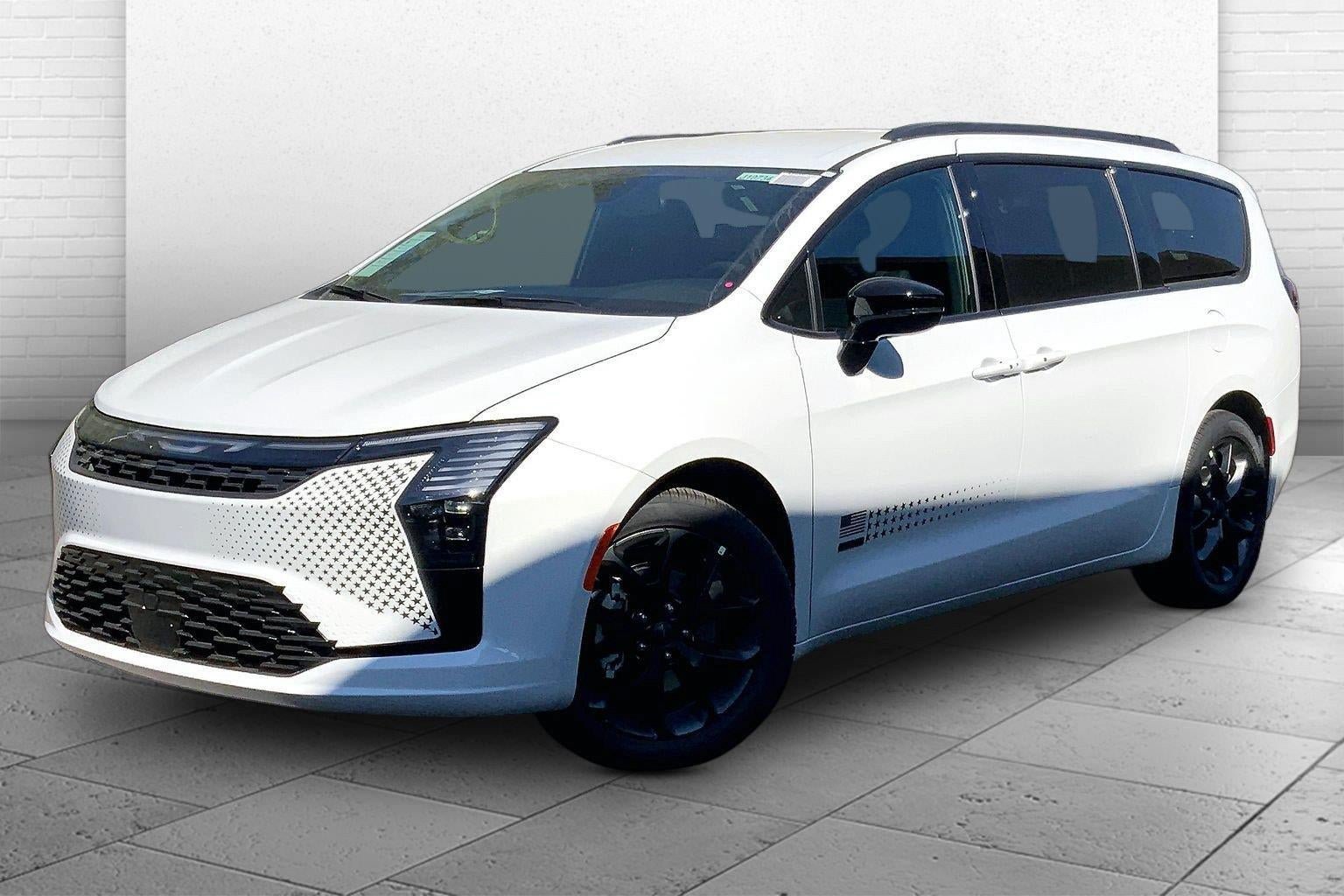 New 2027 Chrysler Pacifica Select FWD image 2