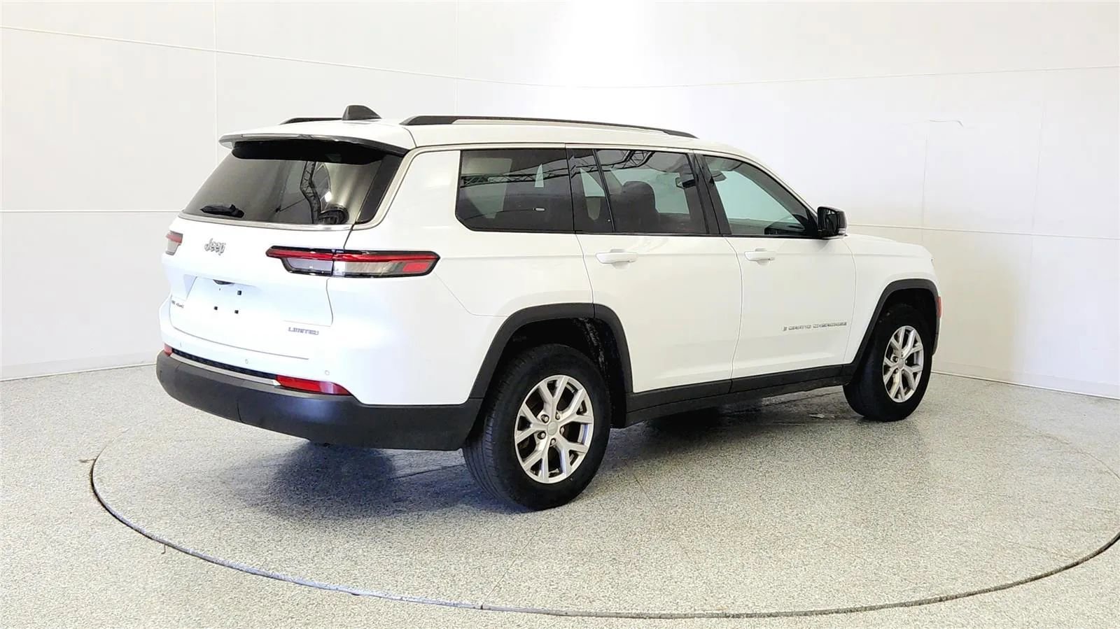Used 2022 Jeep Grand Cherokee L Limited image 7