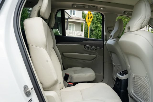Used 2025 Volvo XC90 T8 Plus w/ Protection Package Premier AWD/4WD image 47
