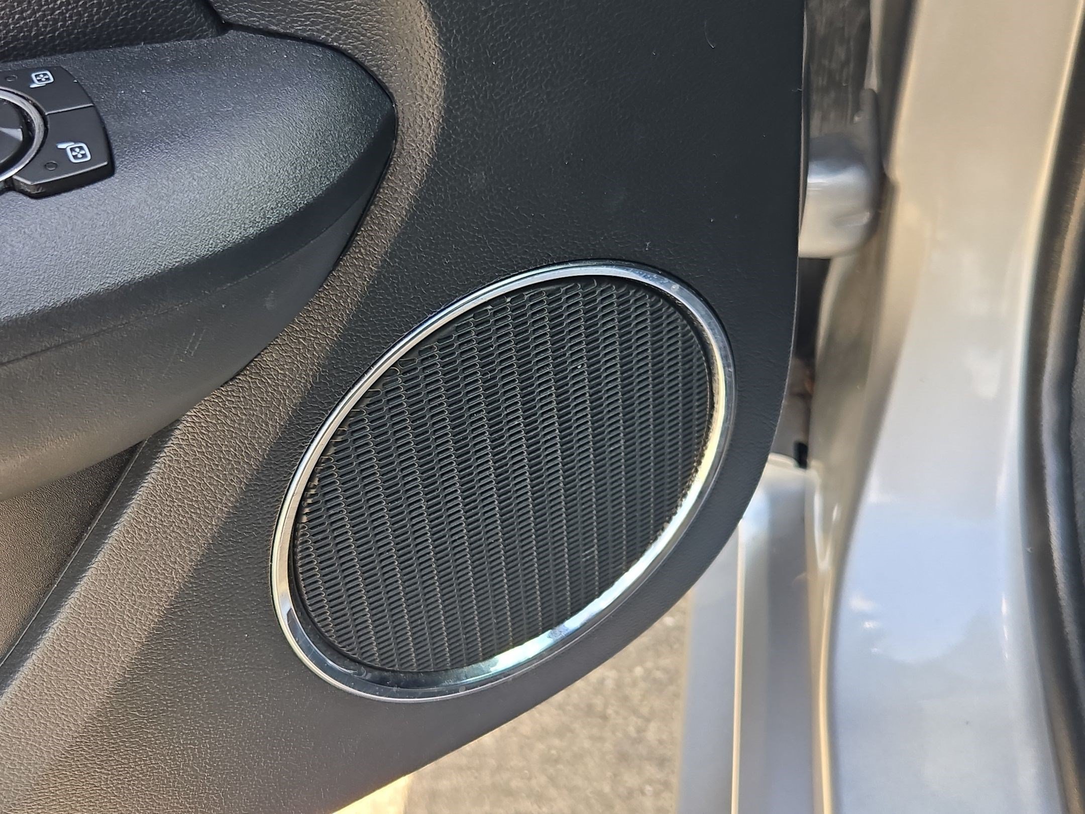 Used 2020 Ford Mustang Premium RWD image 15