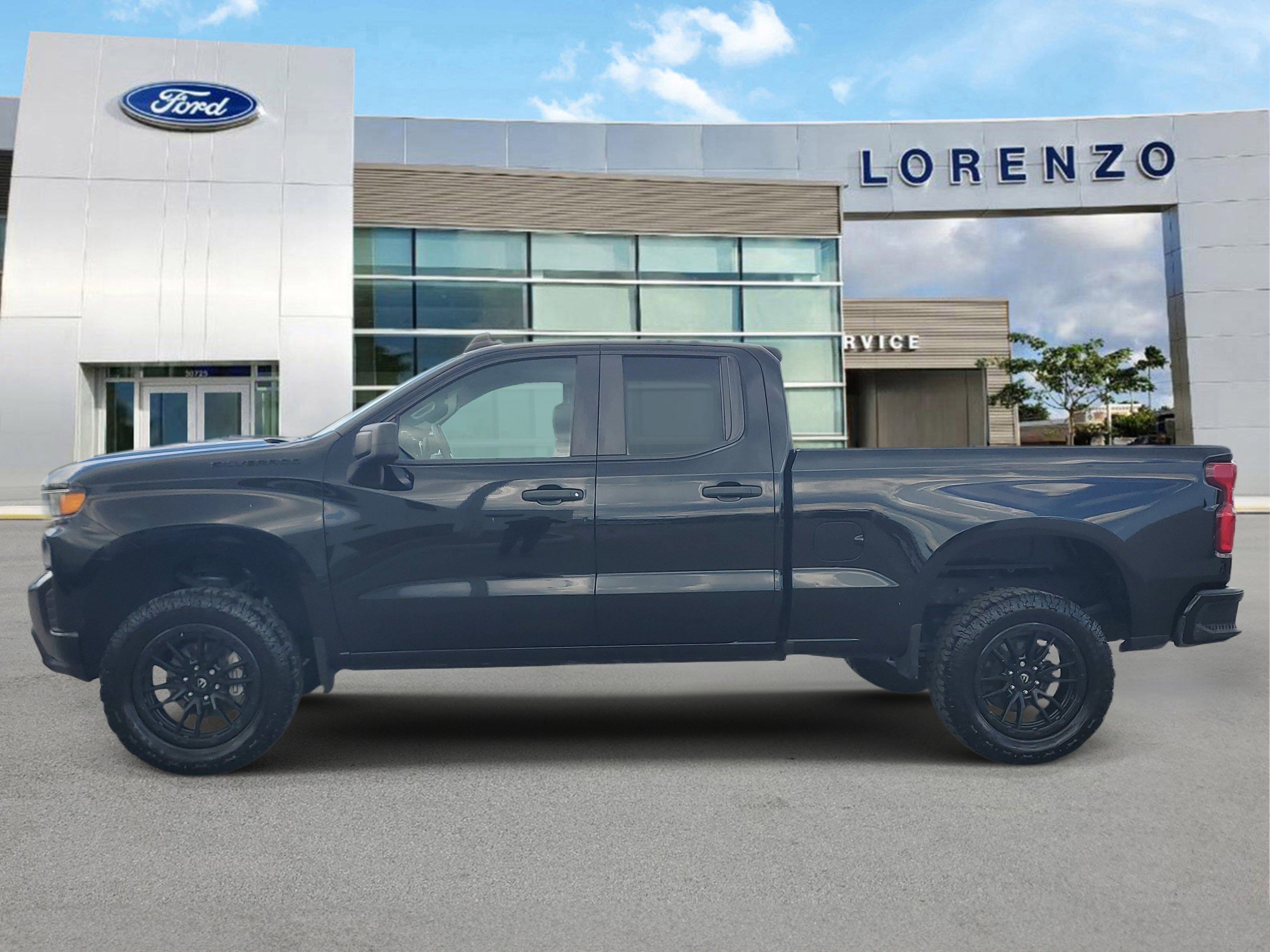 Used 2020 Chevrolet Silverado 1500 Custom w/ Custom Value Package RWD image 8