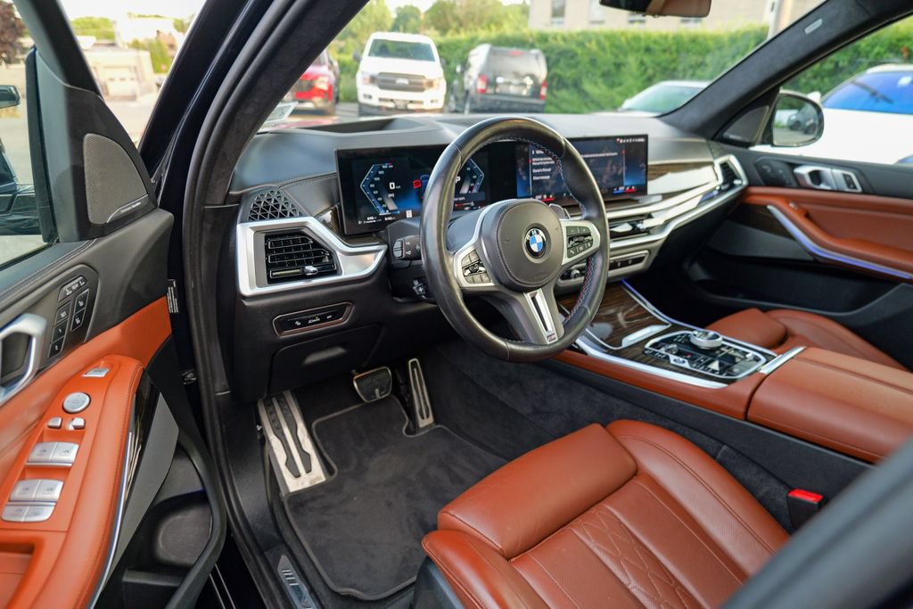 Used 2024 BMW X7 M60i w/ Executive Package AWD/4WD image 16