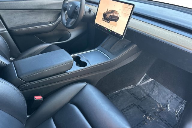 Used 2022 Tesla Model Y Performance AWD/4WD image 18