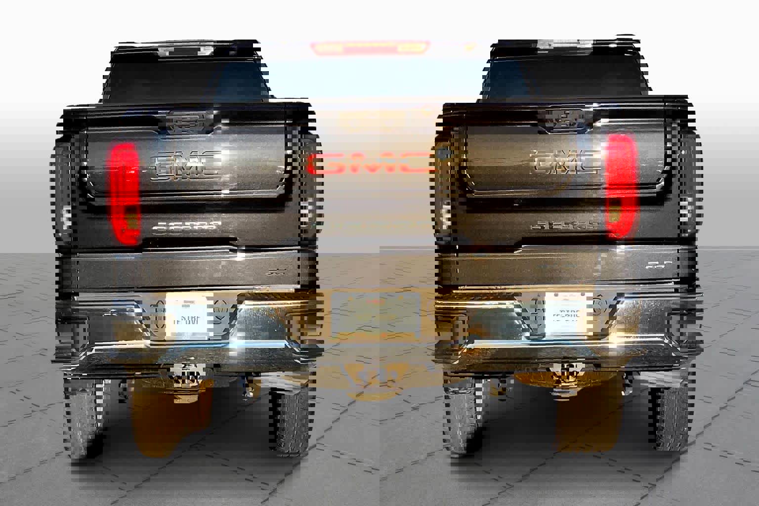 Used 2025 GMC Sierra 1500 SLT image 4