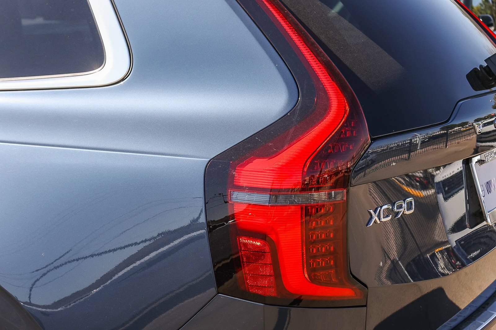 New 2026 Volvo XC90 T8 Plus w/ Protection Package Premier AWD/4WD image 11