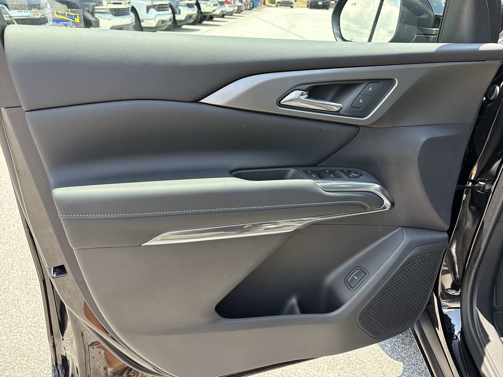 New 2025 Chevrolet Traverse LT image 23