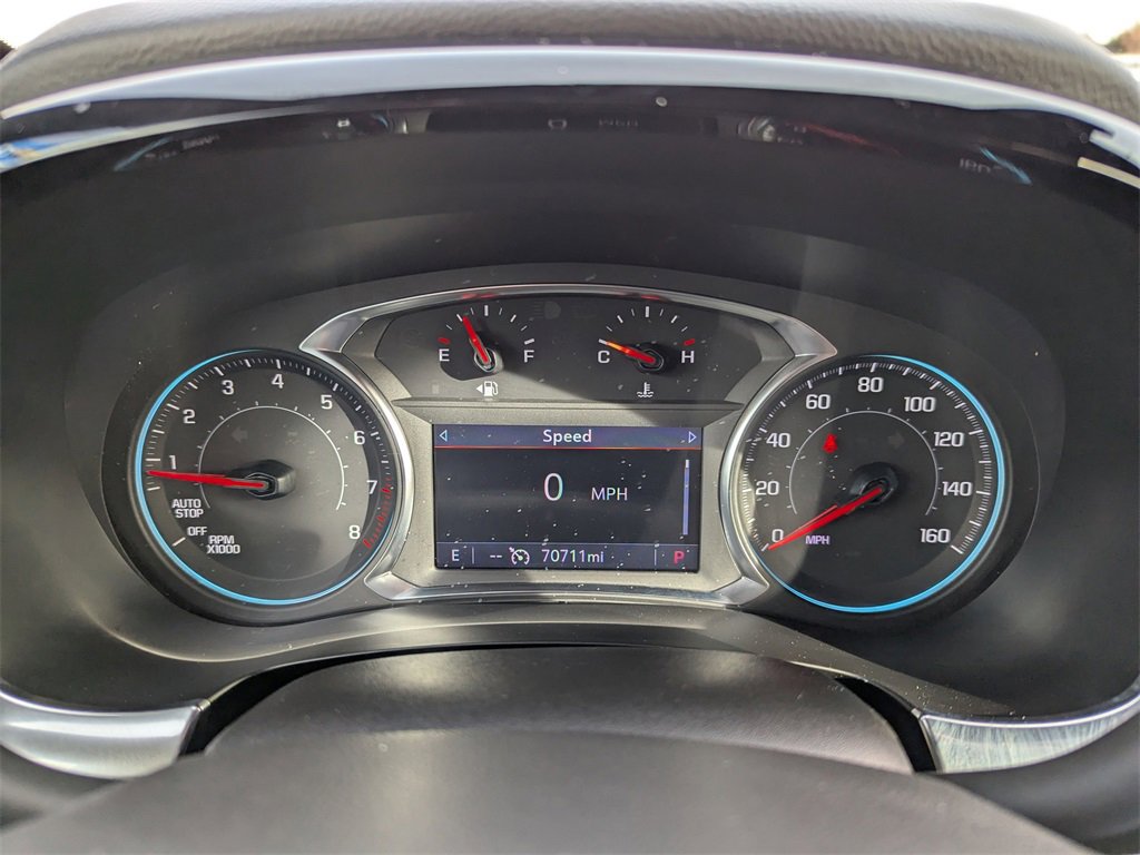 Used 2023 Chevrolet Traverse LT w/ Rear Camera Mirror Package image 17