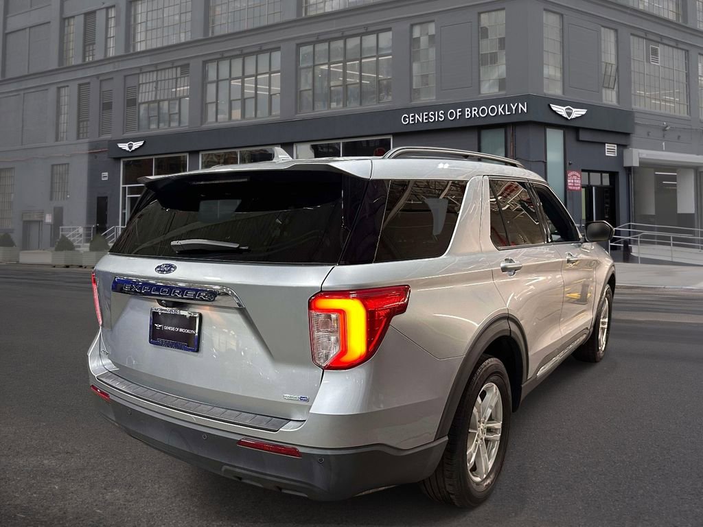 Used 2020 Ford Explorer XLT w/ Comfort Package AWD/4WD image 4